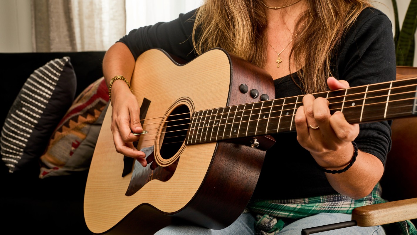 AD17e Ovangkol Acoustic-Electric Guitar | Taylor Guitars